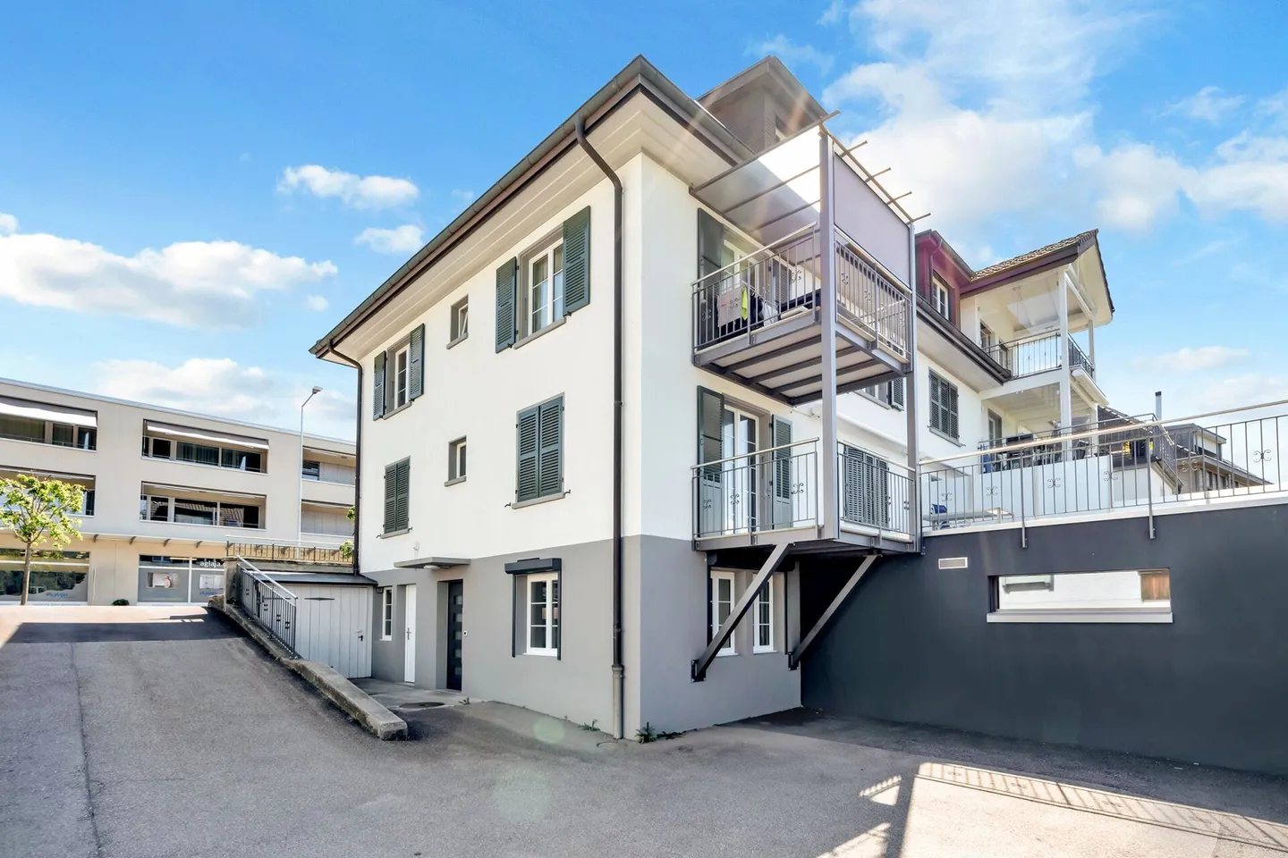 Appartement de 3 pièces avec grande terrasse et vue sur les montagnes ! - Photo 2 sur 7