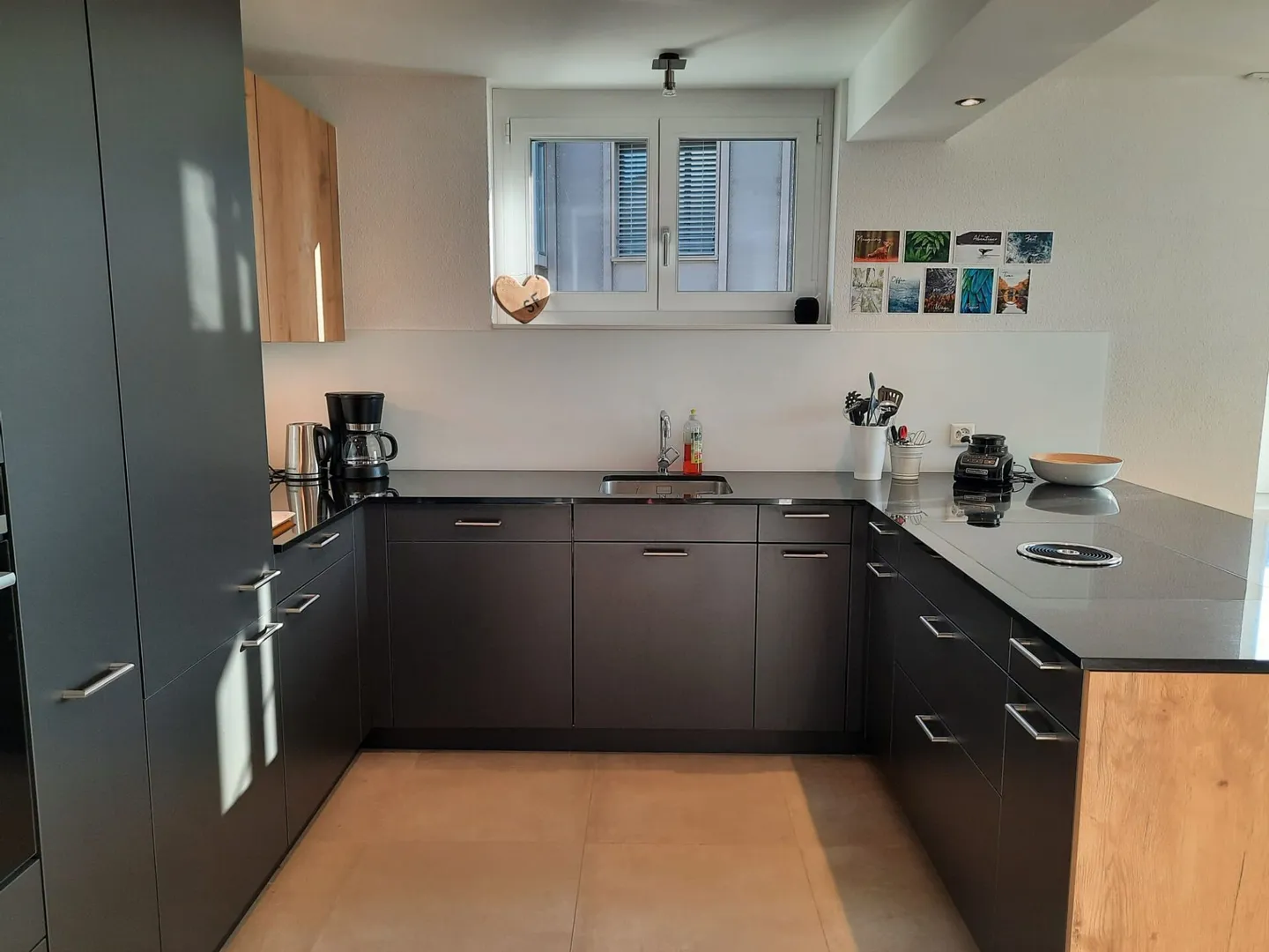 Appartement de 3 pièces avec grande terrasse et vue sur les montagnes ! - Photo 3 sur 7