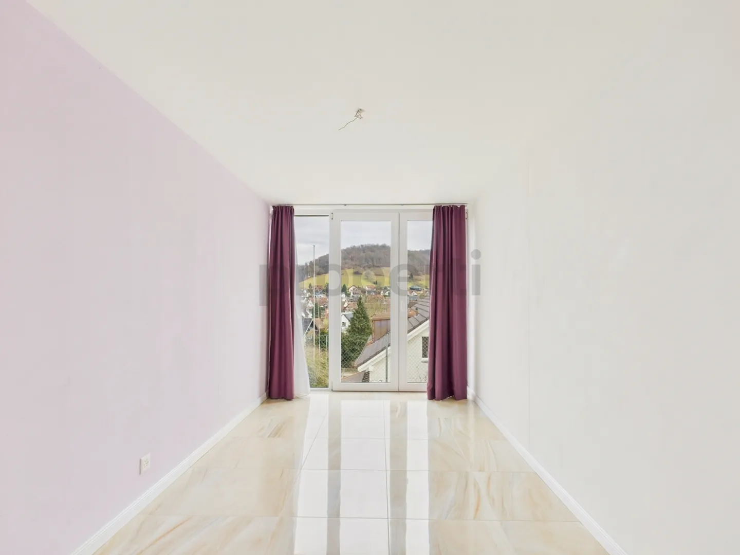 Ampia casa unifamiliare con un concetto di utilizzo versatile a Weiach - Foto 8 di 13