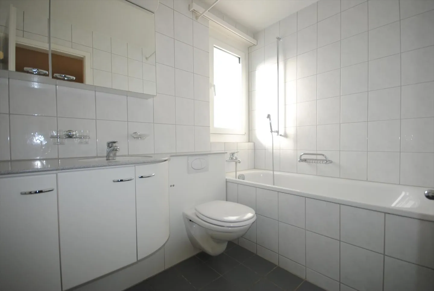 Nähe Stadtzentrum und direkt am Bahnhof! - Foto 5 von 7