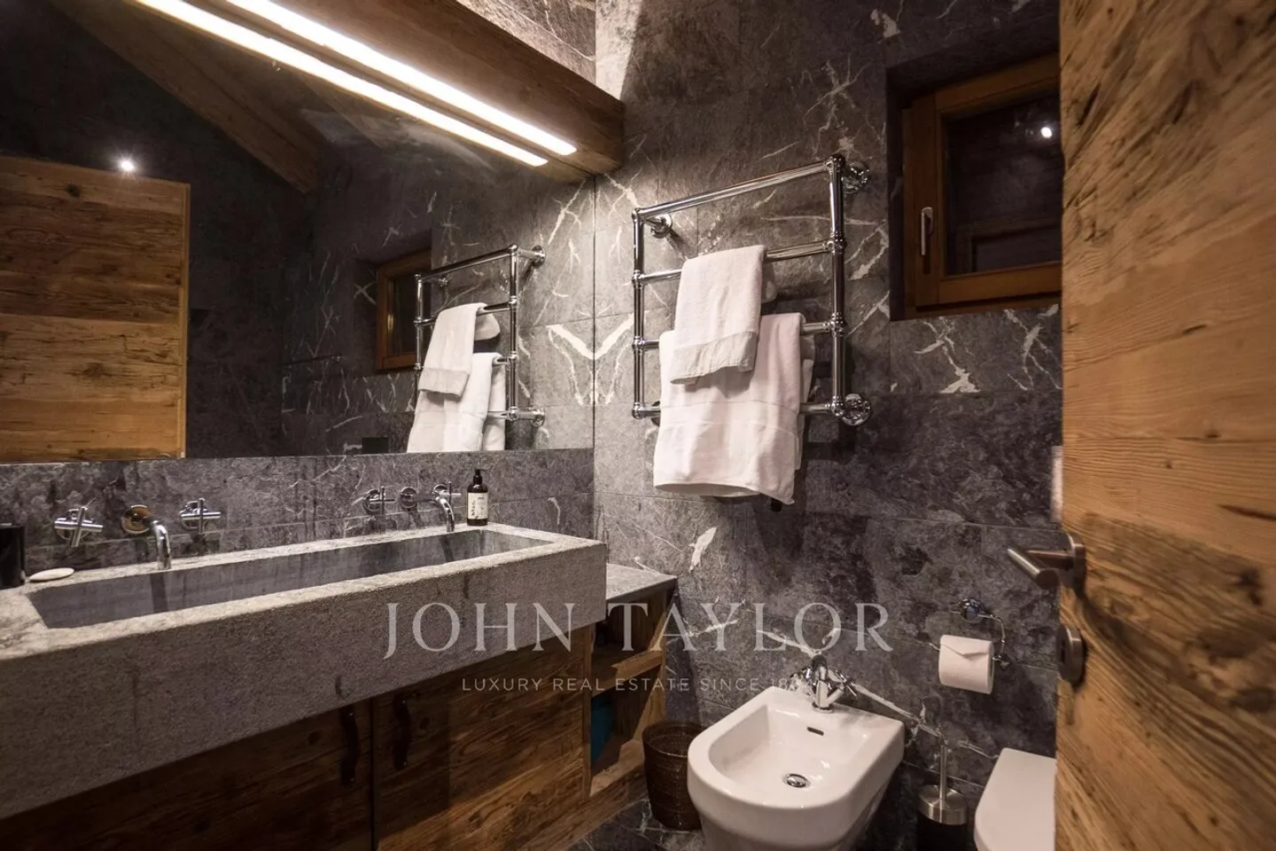 Elegant Alpine Apartment for Rent in Verbier - Photo 6 of 9