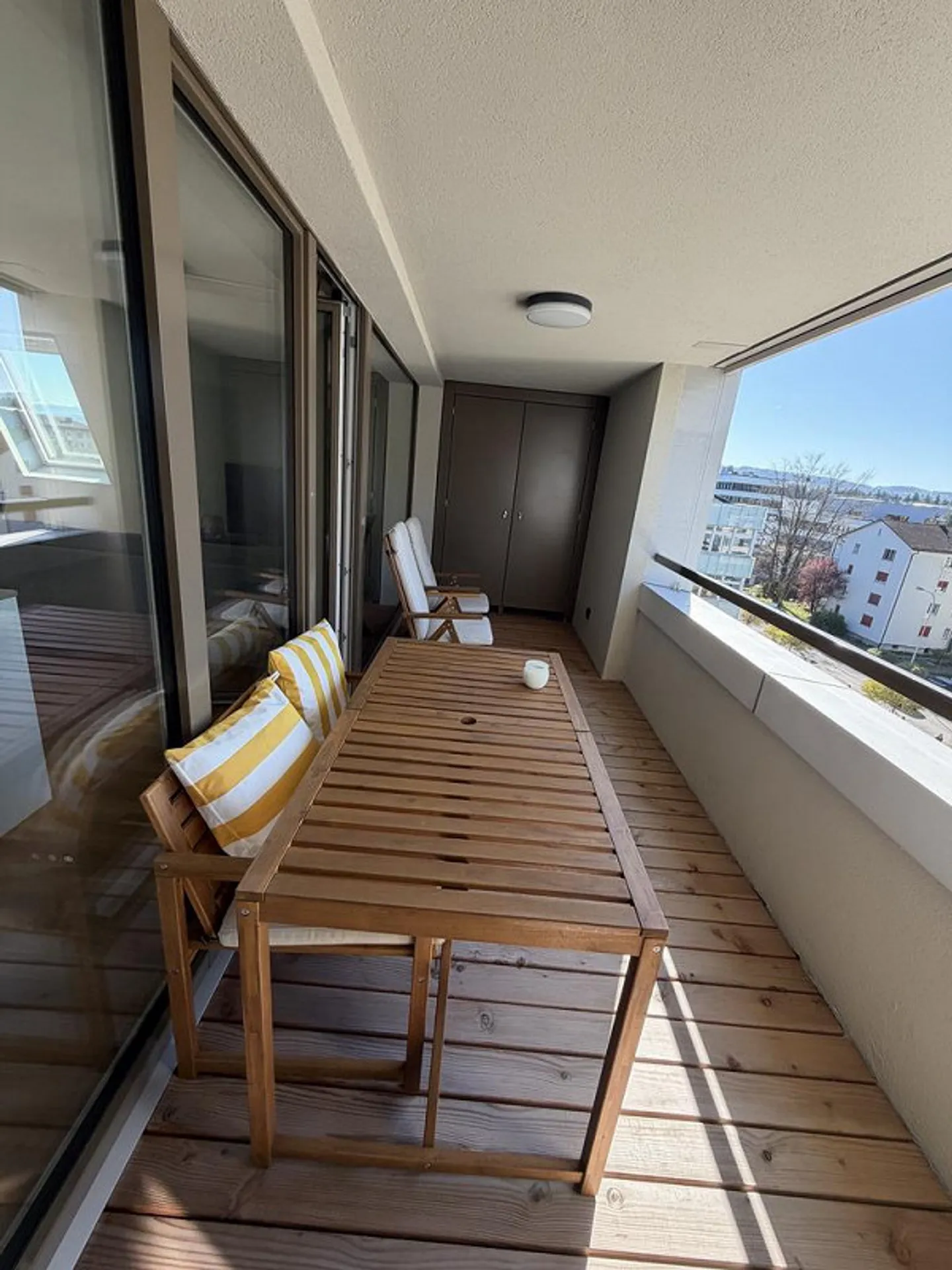 Modern and cozy 2.5-room apartment in Uster - Photo 3 of 10