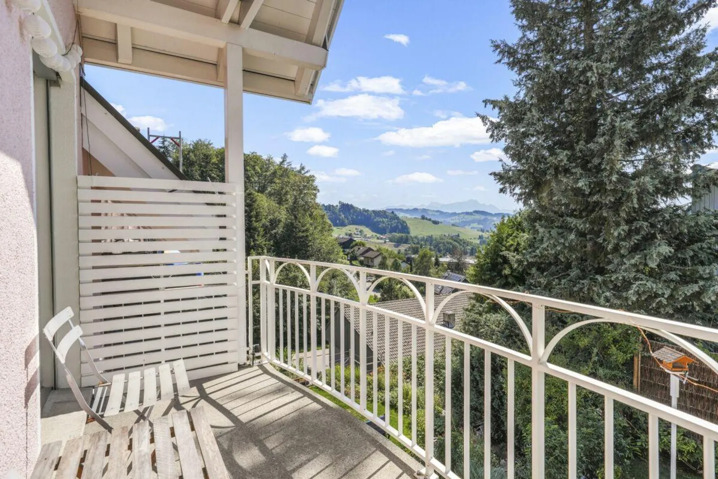 Geräumiges Familienhaus mit Garten - Foto 2 von 30