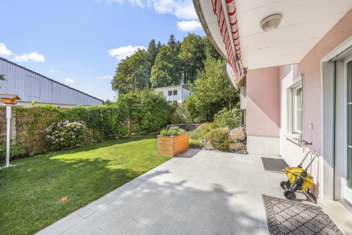 Geräumiges Familienhaus mit Garten - Foto 3 von 30