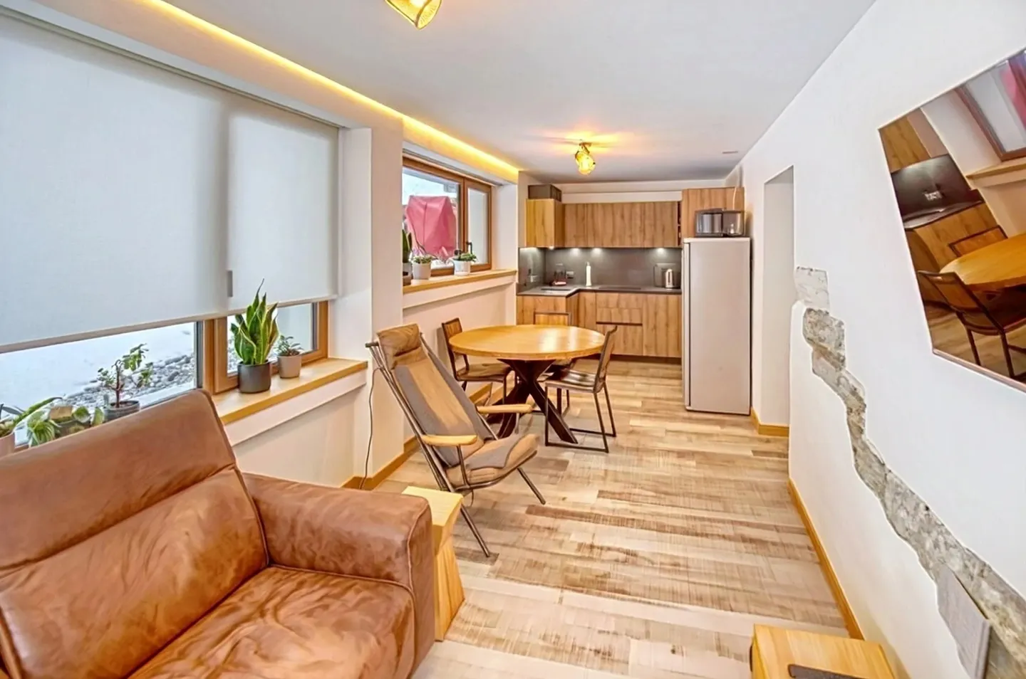 Renovated 4.5-Room Chalet - Photo 2 of 8