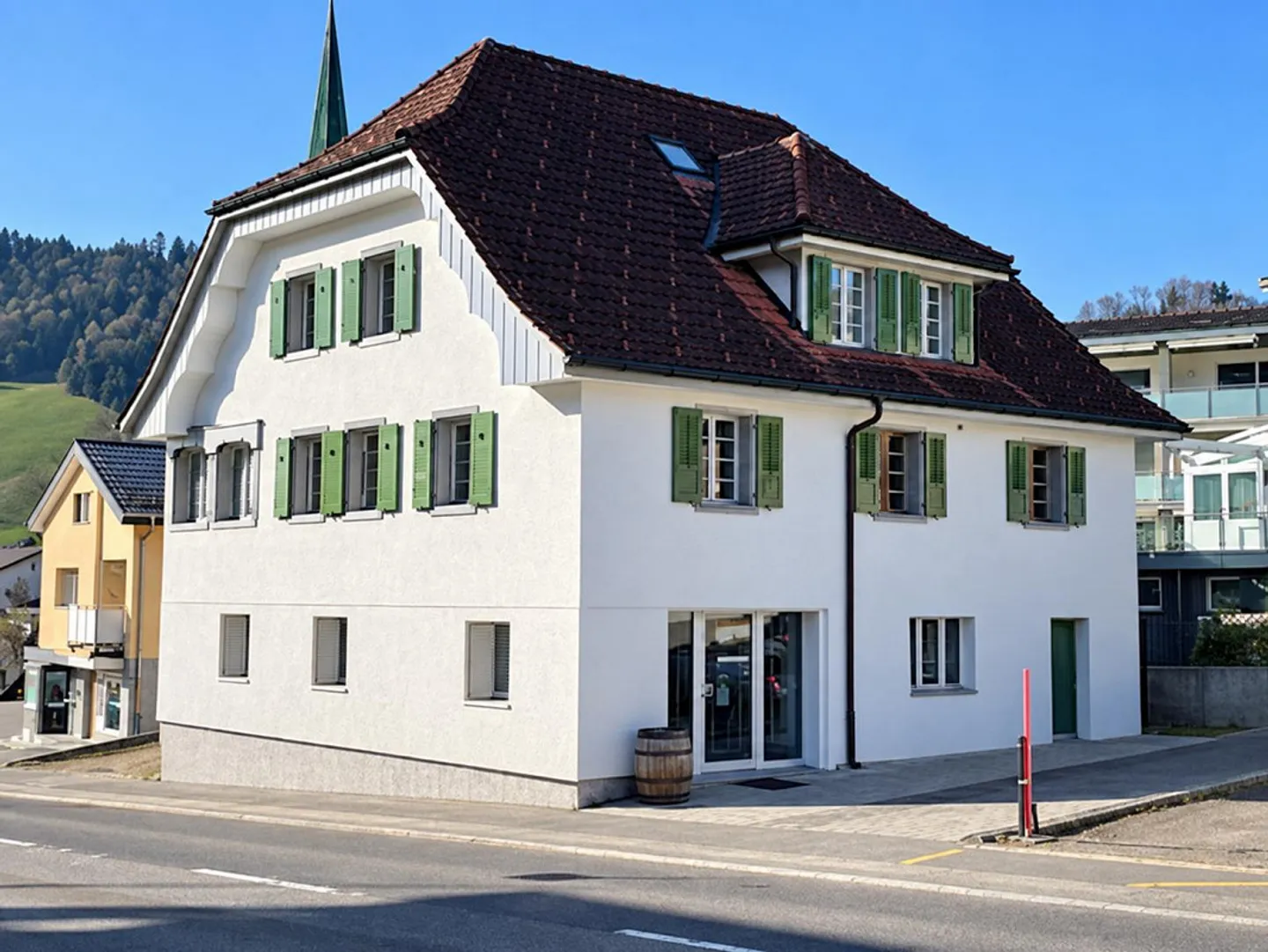 Edificio residenziale e commerciale nel villaggio di Hasle, nell'Entlebuch - Foto 11 di 11