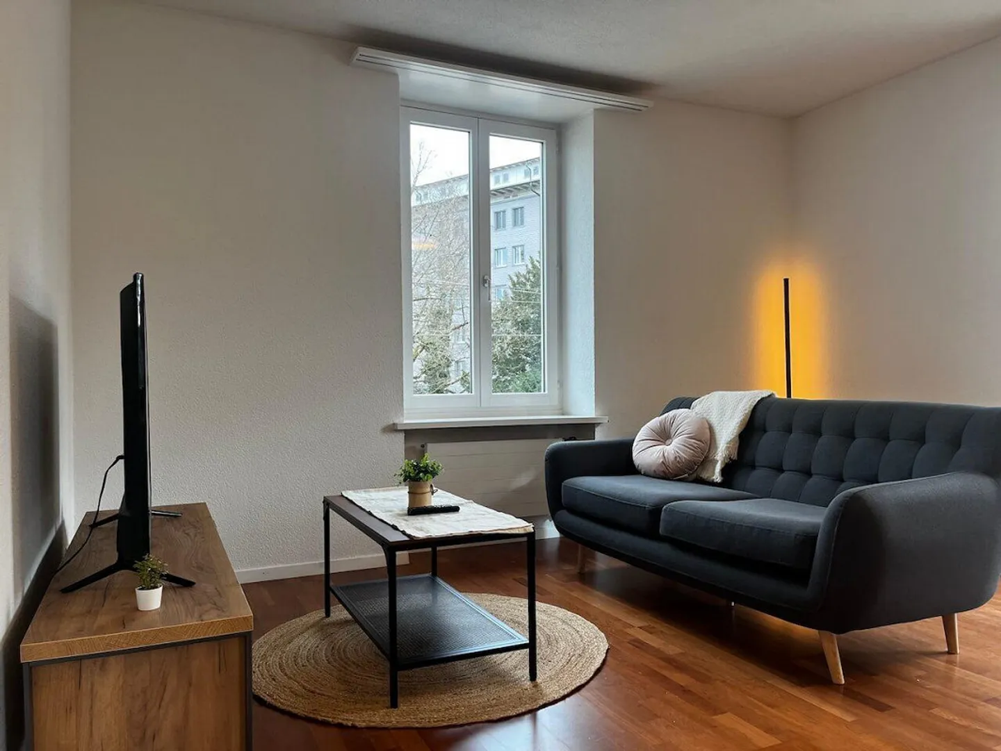 Camera arredata in appartamento modernizzato in ottima posizione - Foto 26 di 31