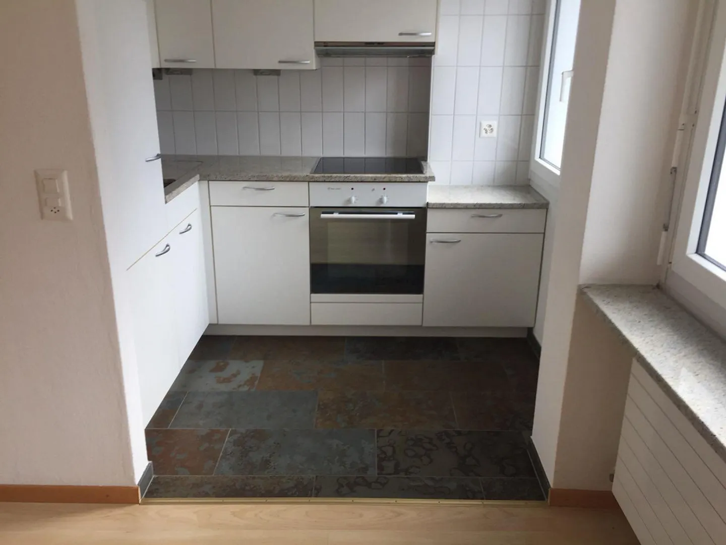 Luminoso studio di 1,5 stanze nel verde con balcone - Foto 1 di 6