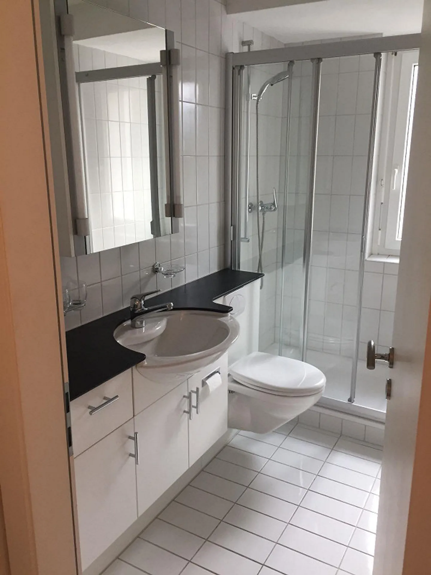 Luminoso studio di 1,5 stanze nel verde con balcone - Foto 4 di 6