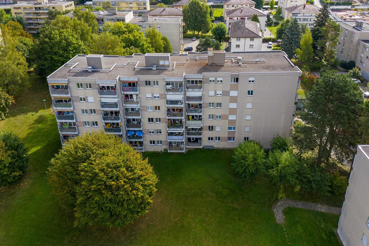 Appartamento spazioso con balcone - Foto 2 di 5