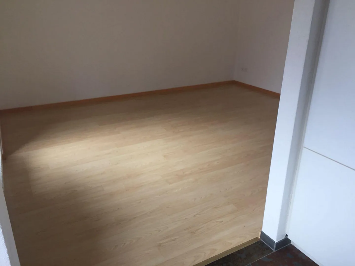 Luminoso studio di 1,5 stanze nel verde con balcone - Foto 6 di 6