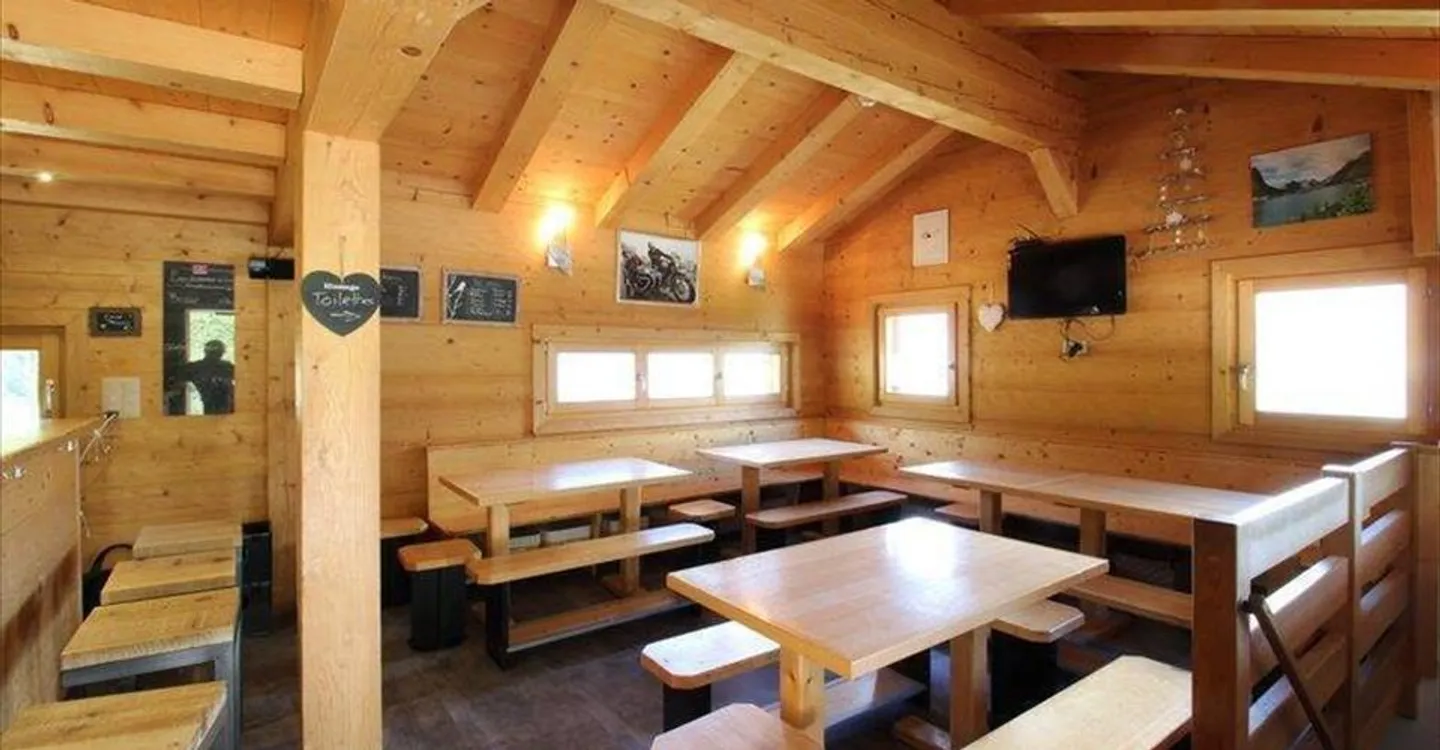 Charming Mountain Restaurant - Photo 3 of 7