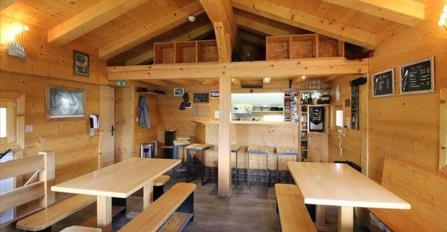 Charming Mountain Restaurant - Photo 4 of 7