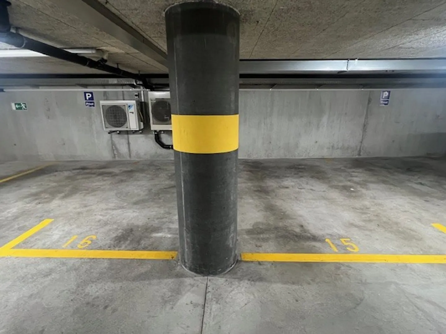 Outdoor parking space for rent - Photo 2 of 2