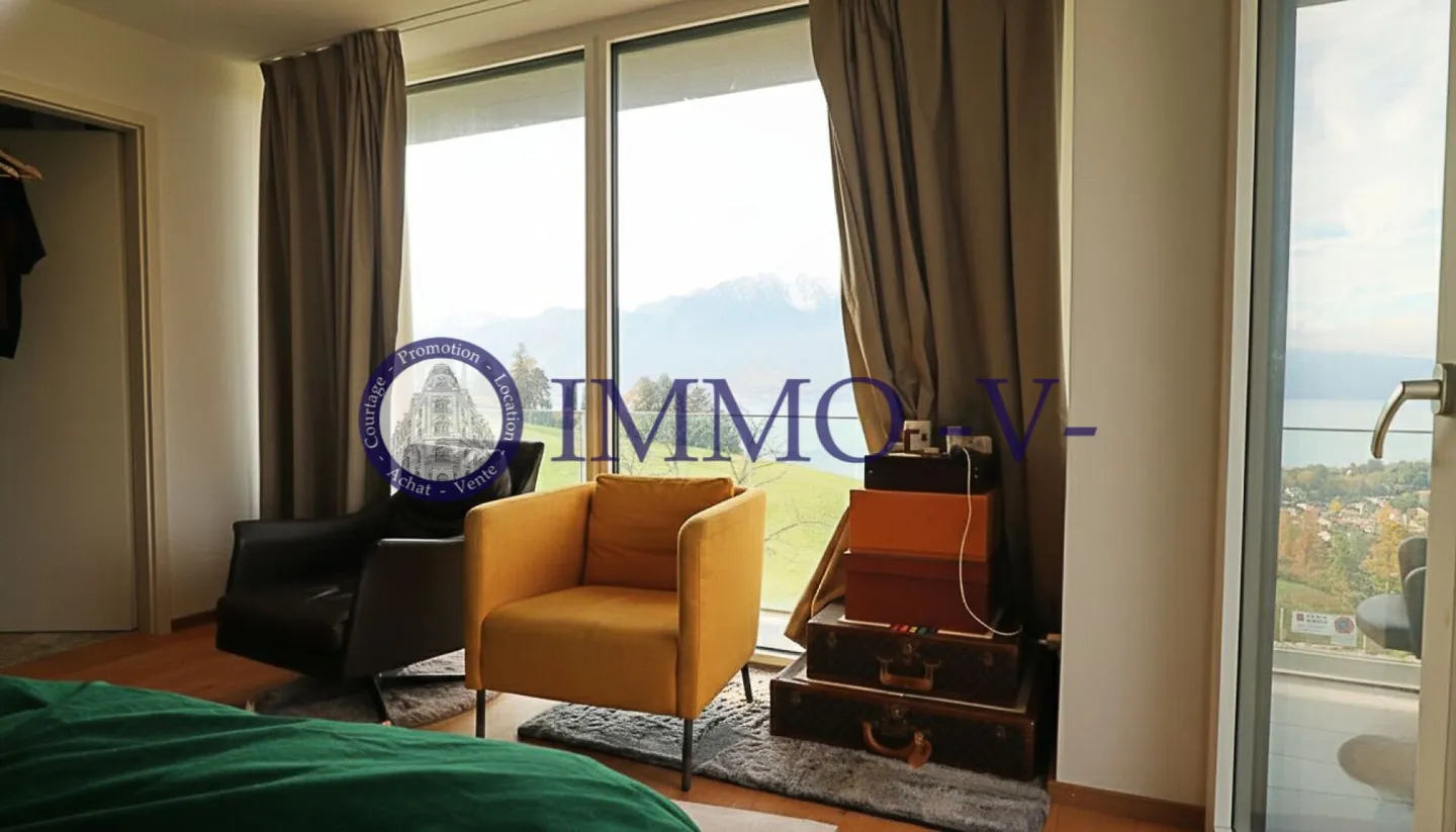 Villa with a breathtaking view of the lake and mountains - Photo 6 of 11