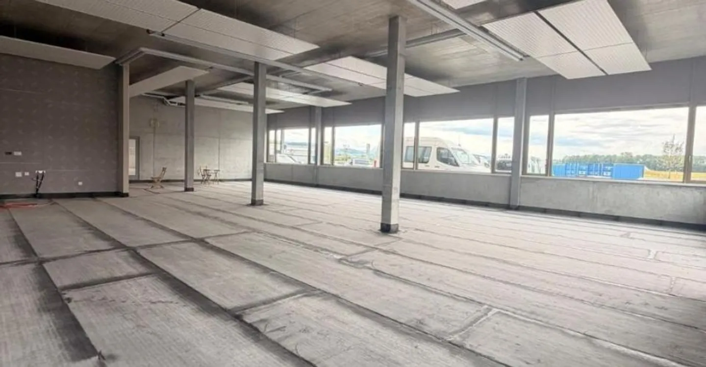 New offices for rent — modular spaces from 270 m² — up to 1,900 m² — Saint-Aubin (Broye, FR) - Photo 9 of 9