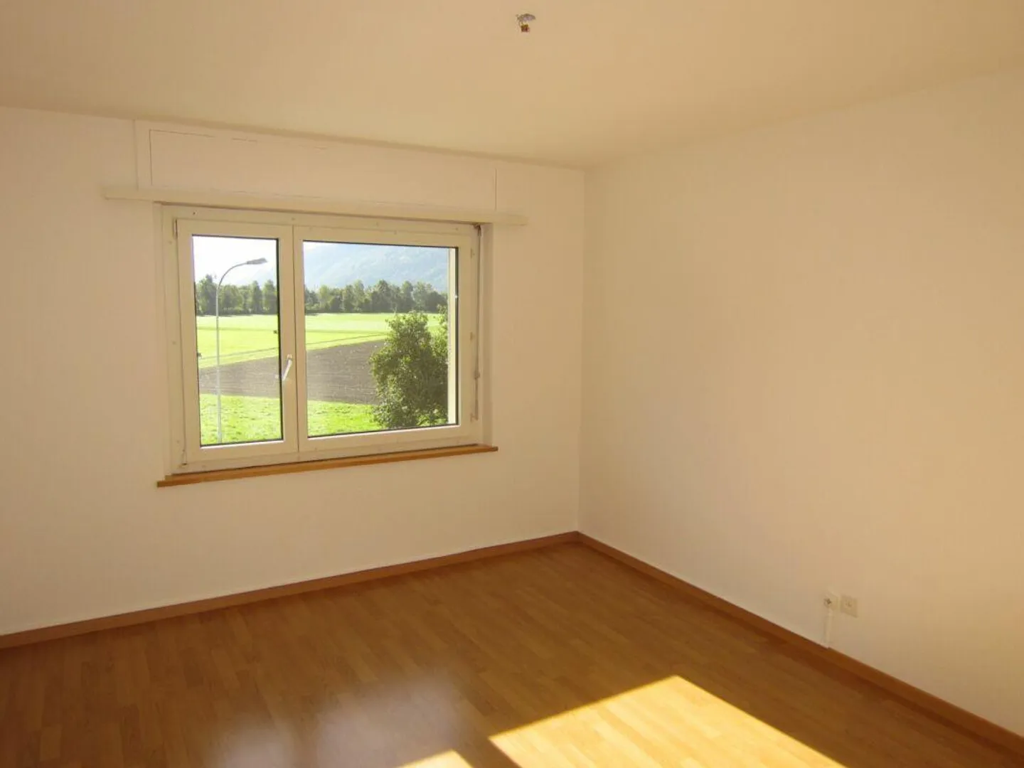 Appartement 3.5 pièces ensoleillé avec une vue magnifique - Photo 5 sur 8