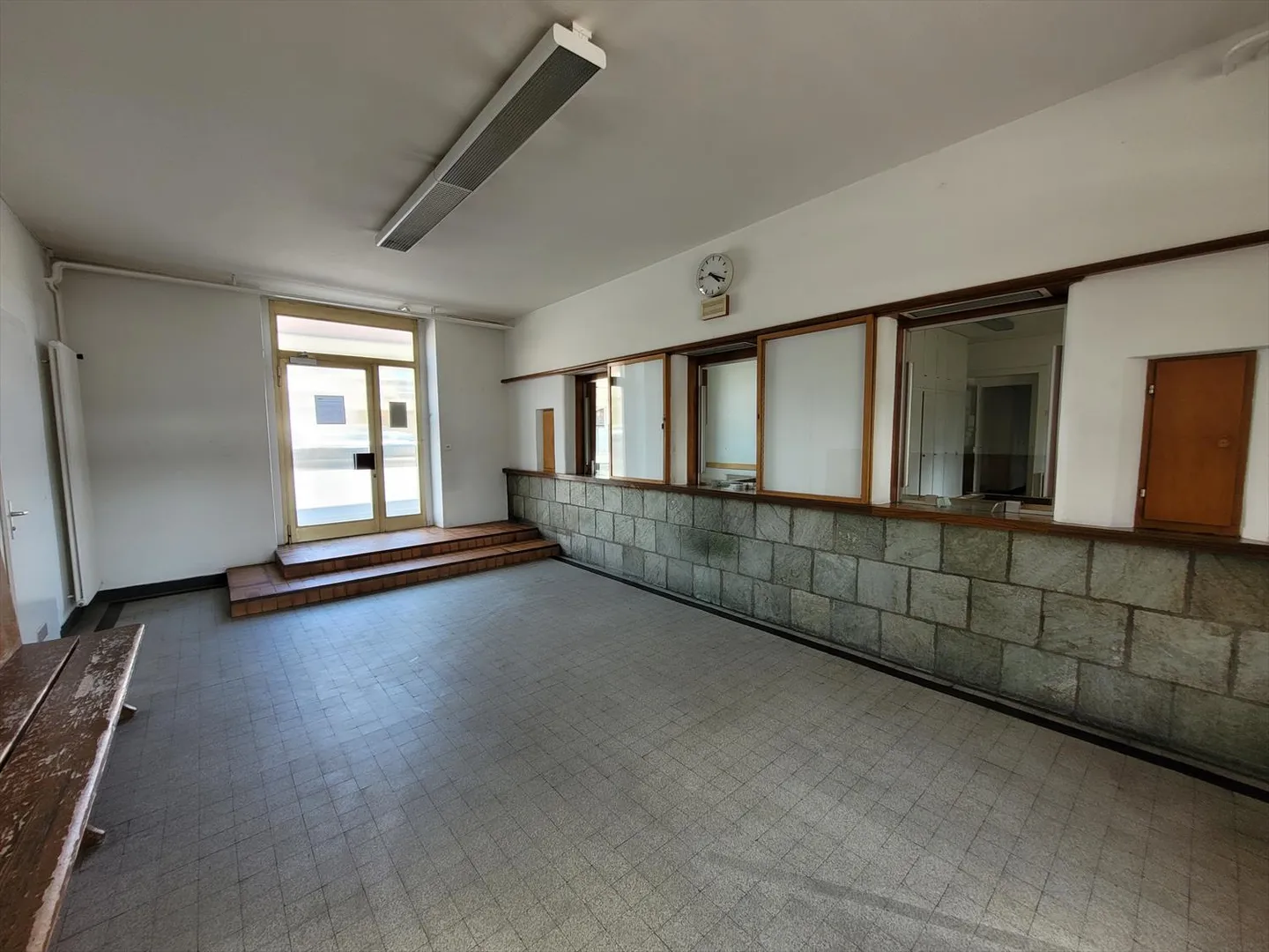 Ufficio appena ristrutturato alla stazione di Kerzers - Foto 2 di 5
