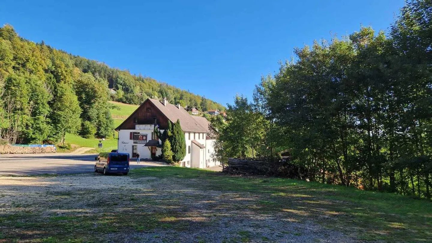 Propriété d'investissement de 22 chambres à Glovelier – Occasion unique - Photo 2 sur 13