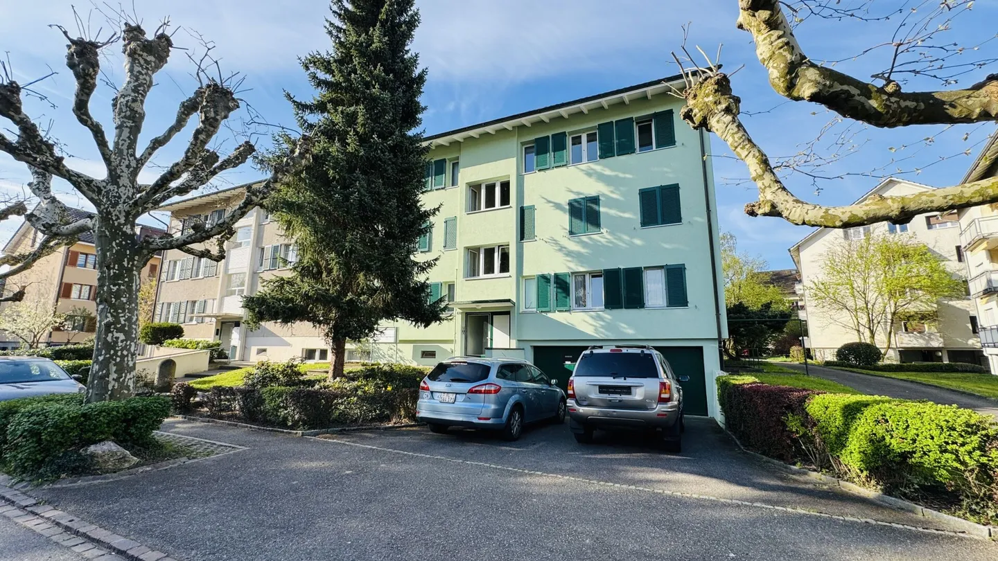 Appartamento soleggiato di 3,5 locali al 1° piano - appena ristrutturato, con balcone e cantina - Foto 1 di 11