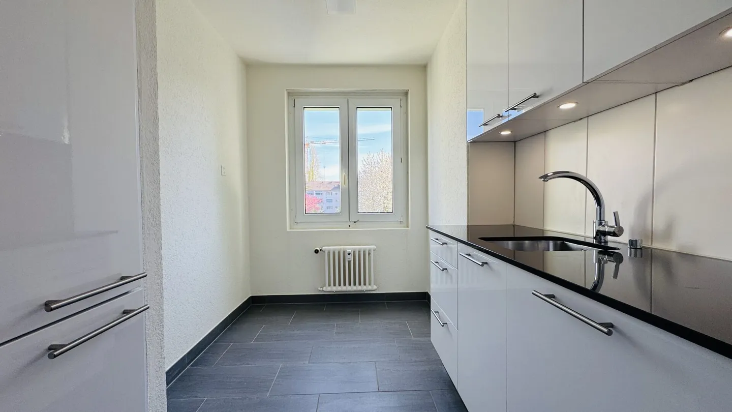 Appartamento soleggiato di 3,5 locali al 1° piano - appena ristrutturato, con balcone e cantina - Foto 3 di 11