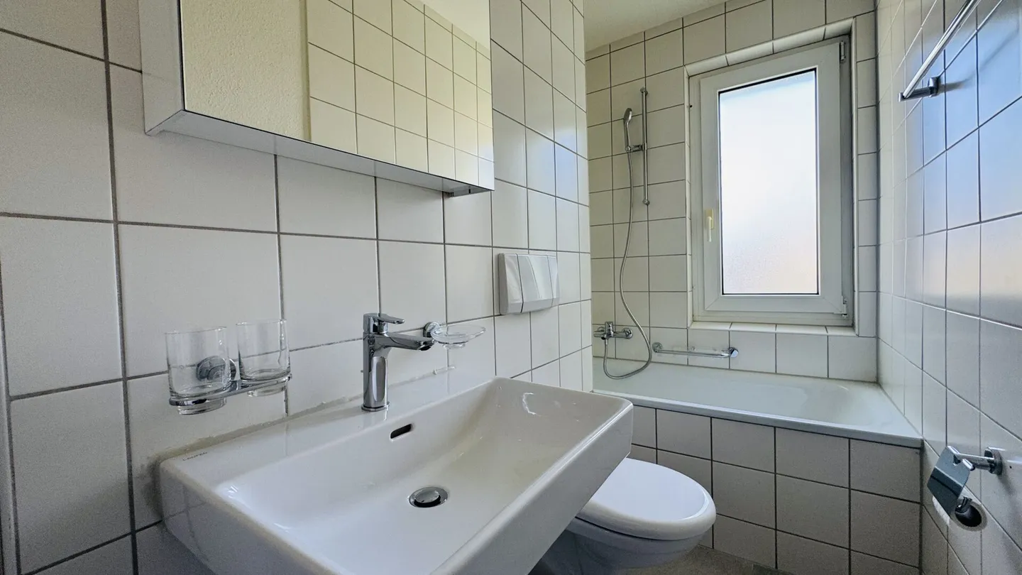 Appartamento soleggiato di 3,5 locali al 1° piano - appena ristrutturato, con balcone e cantina - Foto 5 di 11