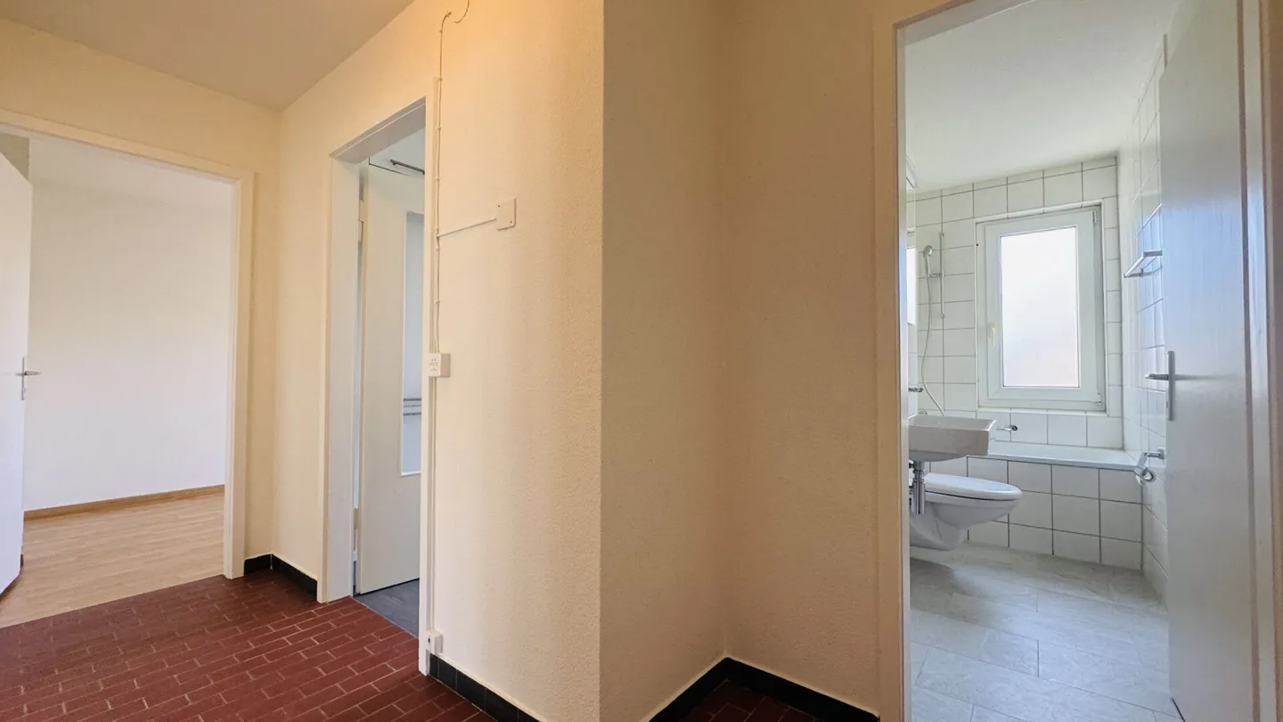 Appartamento soleggiato di 3,5 locali al 1° piano - appena ristrutturato, con balcone e cantina - Foto 6 di 11
