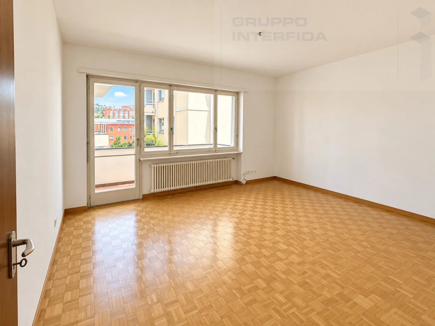 3.5-ROOM APARTMENT IN THE CENTER WITH BALCONIES - Photo 2 of 10