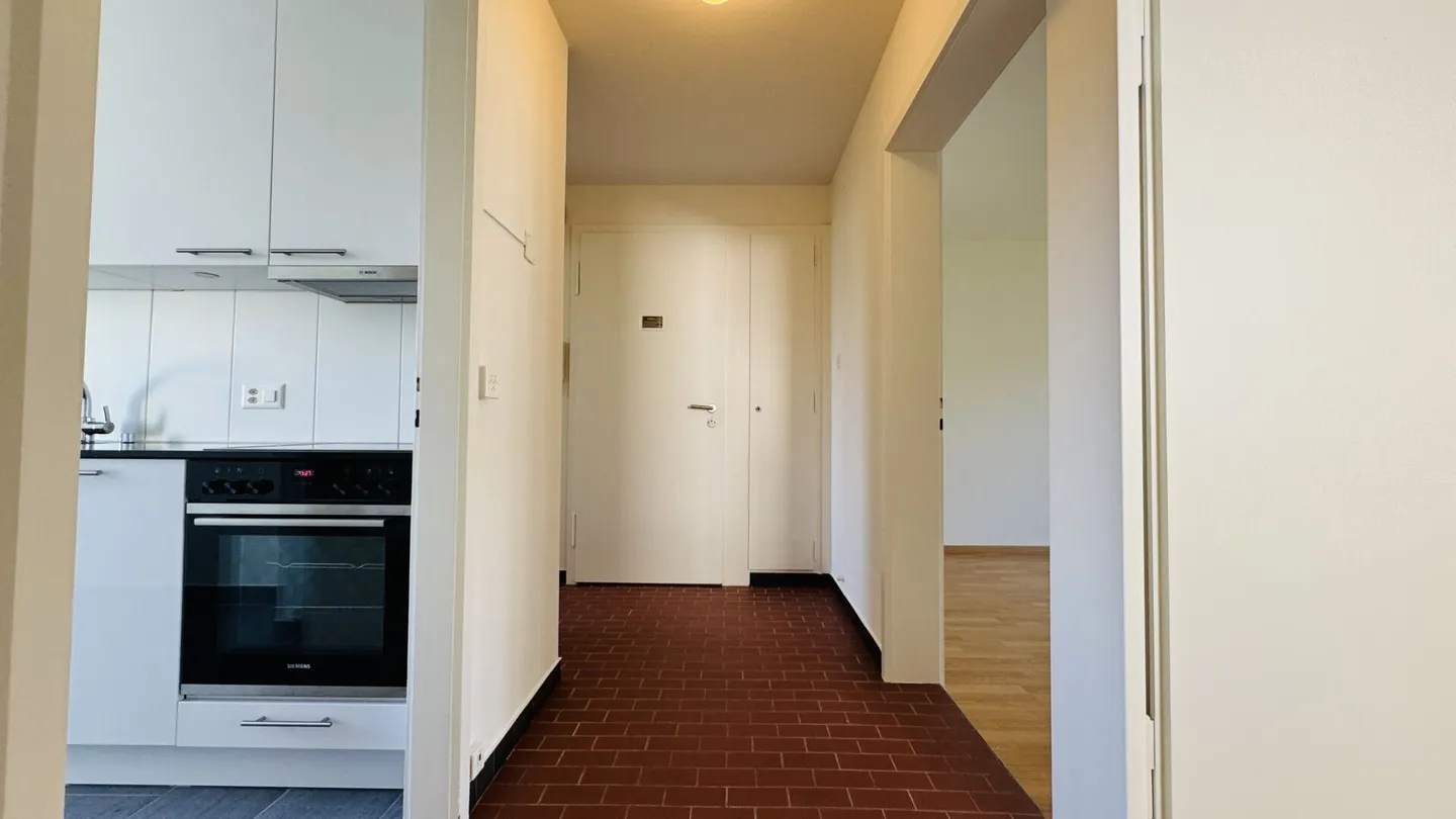 Appartamento soleggiato di 3,5 locali al 1° piano - appena ristrutturato, con balcone e cantina - Foto 8 di 11
