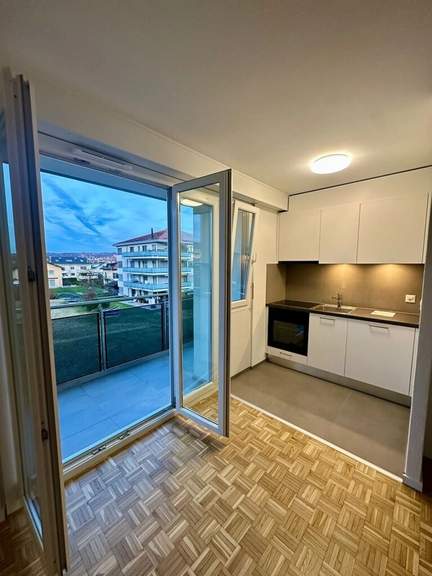 Apartment for rent - Photo 2 of 11