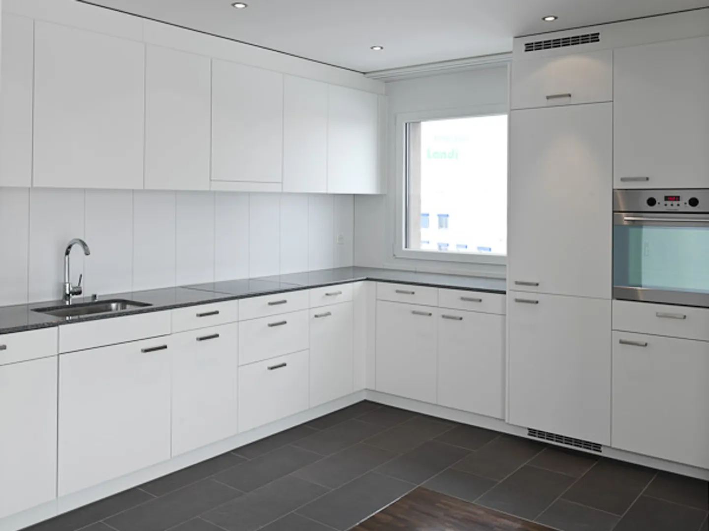 Apartment for rent - Photo 6 of 8