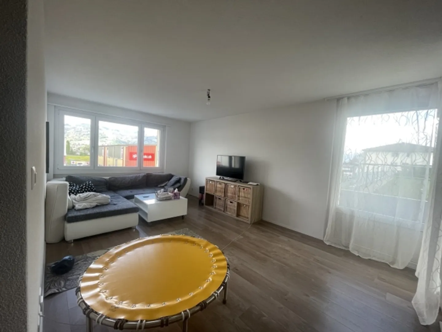 3-room apartment in Einigen (BE), furnished, temporary - Photo 1 of 8