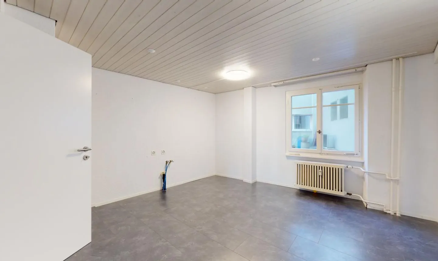 Casa plurifamiliare con attività commerciale? Centrale e redditizia - Foto 9 di 13