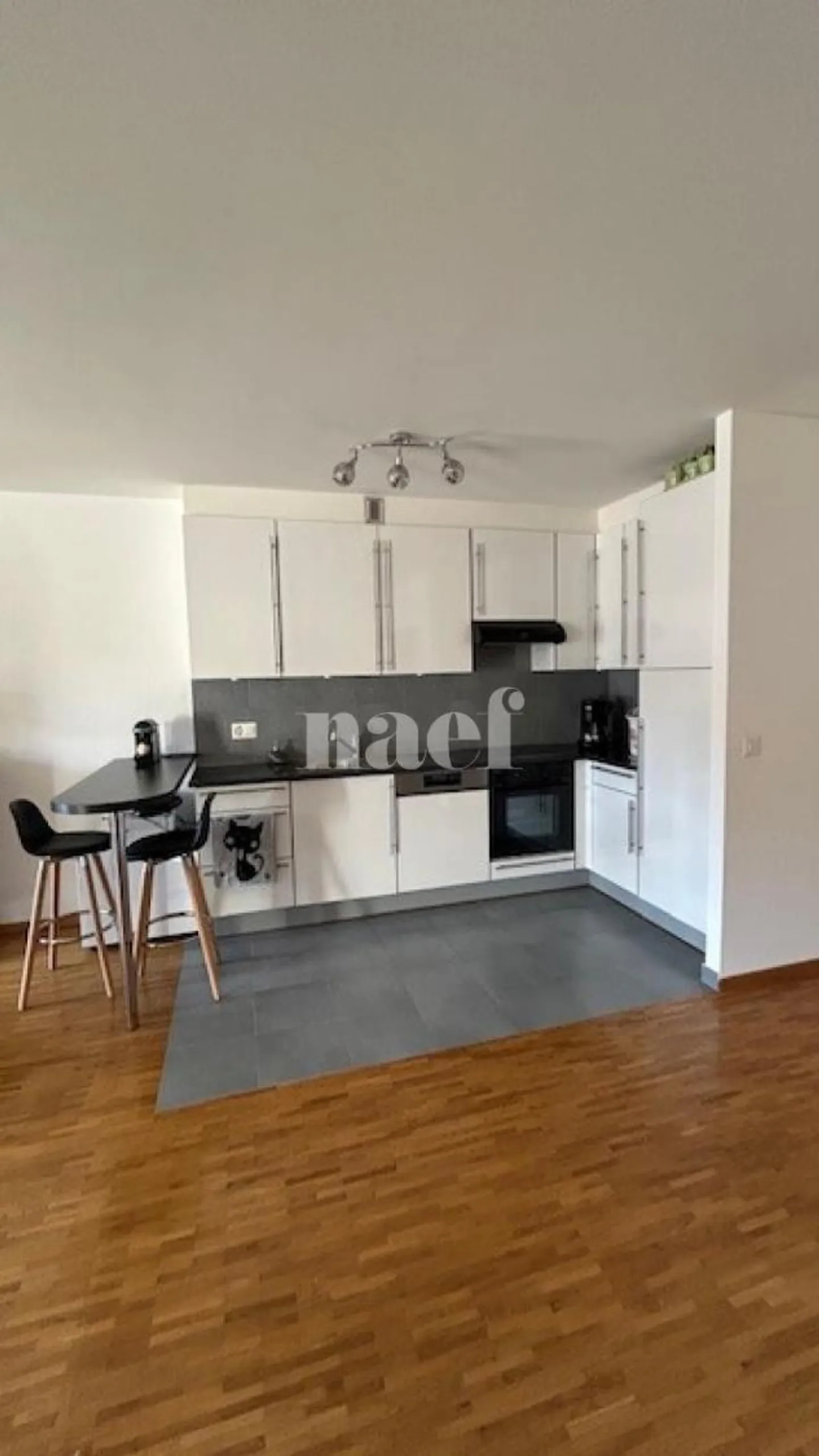 Beautiful 3-room apartment on the 2nd floor with large balcony - Photo 4 of 9