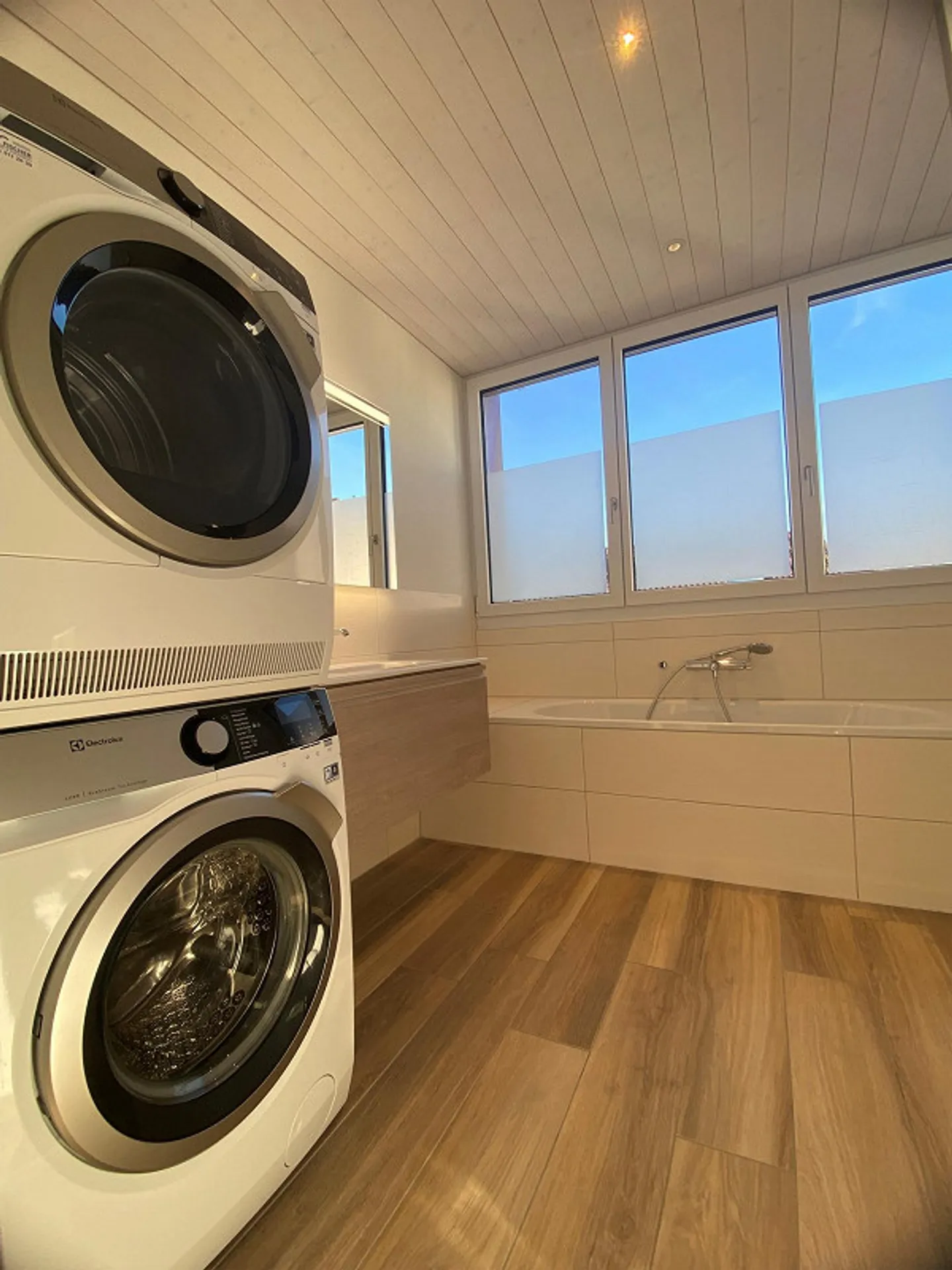 Fantastico appartamento attico di 3,5 stanze - Foto 6 di 13