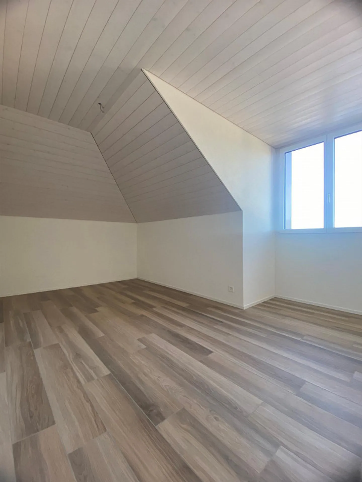 Fantastico appartamento attico di 3,5 stanze - Foto 9 di 13