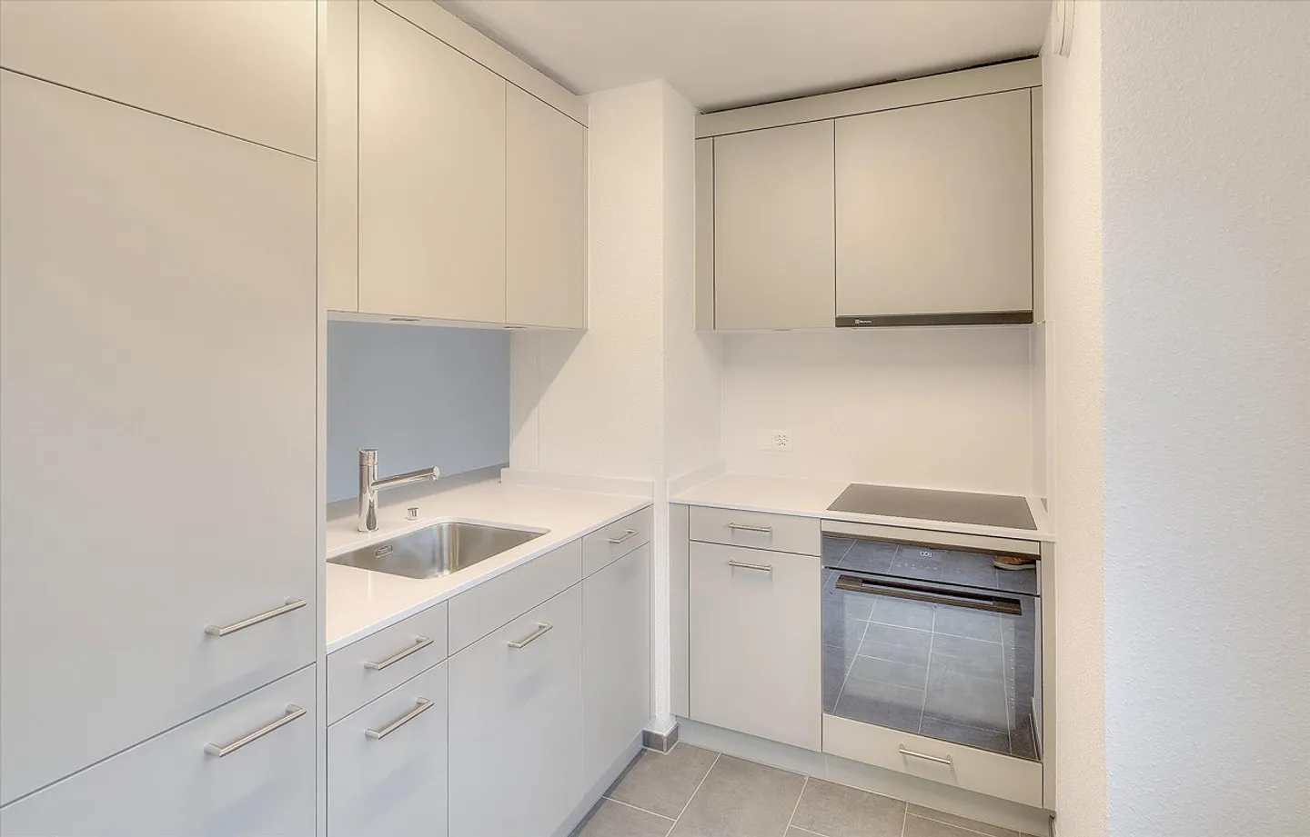 Mit herrlichem Blick direkt auf die Limmat - Photo 3 sur 7