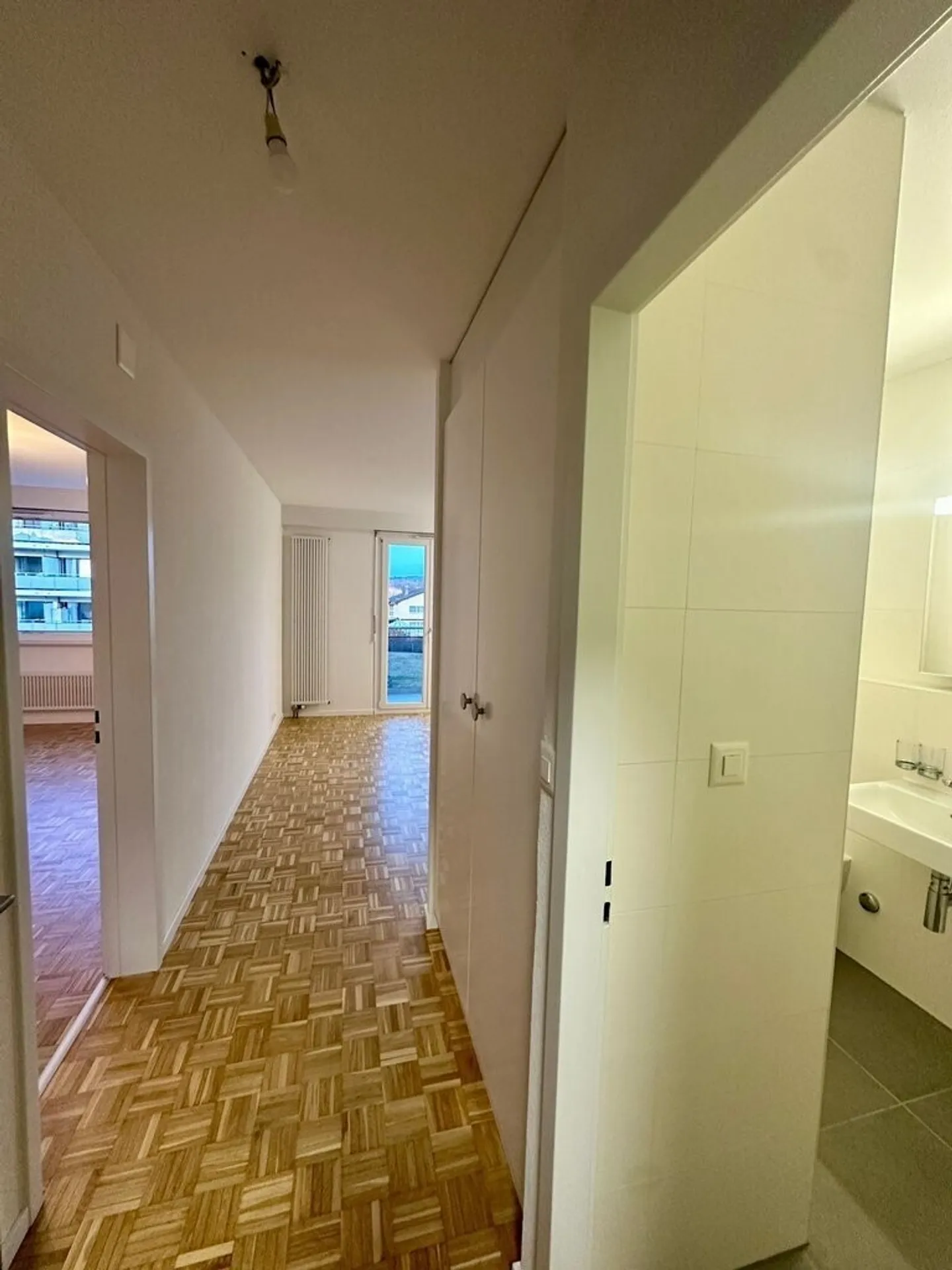 Apartment for rent - Photo 3 of 11