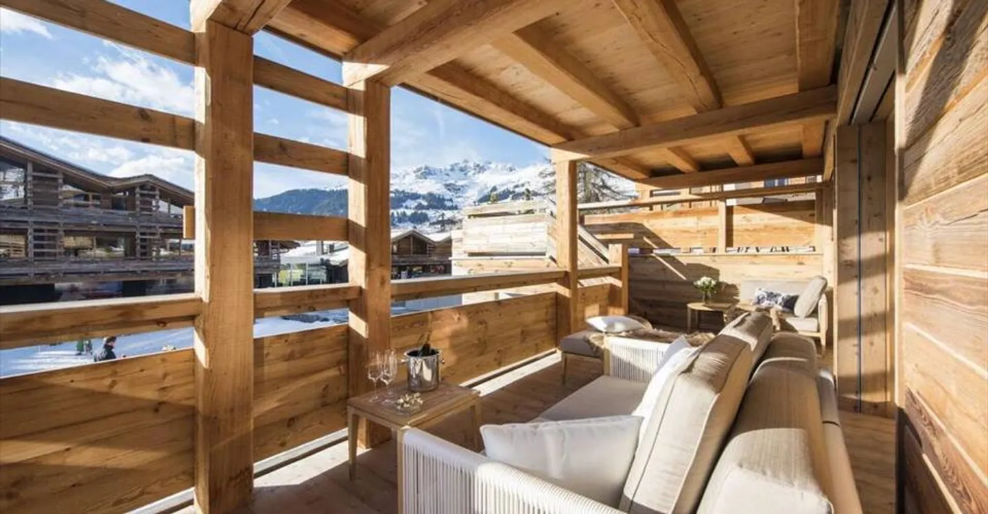 Luxury Ski-in/Ski-out Apartment - Photo 5 of 6