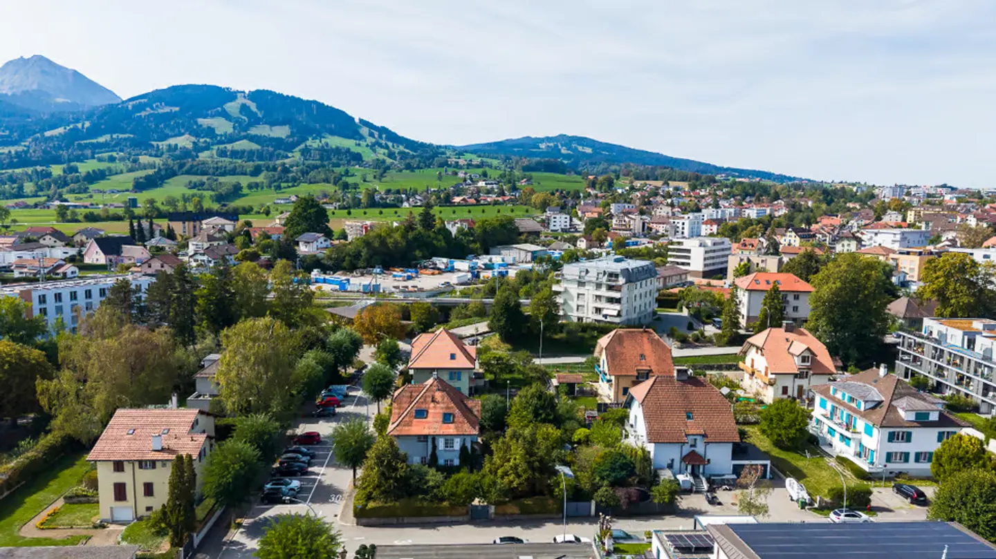 Selten & einzigartig: schöne Residenz in einer grünen Umgebung - Foto 5 von 13