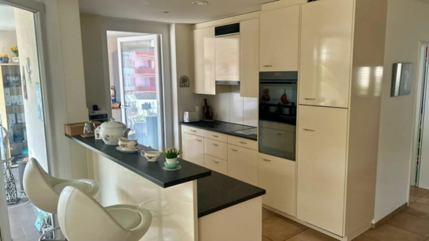 Vivere moderno a Neuenhof - Appartamento di 4,5 stanze con terrazza e garage sotterraneo - Foto 2 di 6