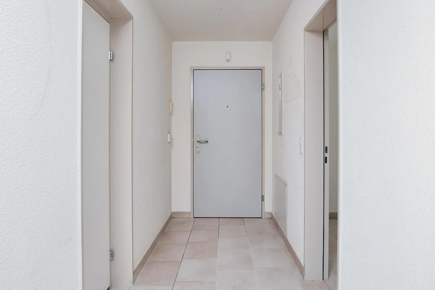 Appartamento di 3,5 stanze con area giardino in una posizione centrale e tranquilla - Foto 9 di 16