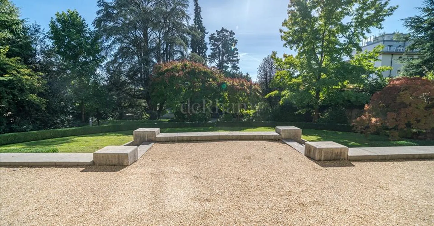 Demeure commerciale d'exception - Photo 2 sur 8