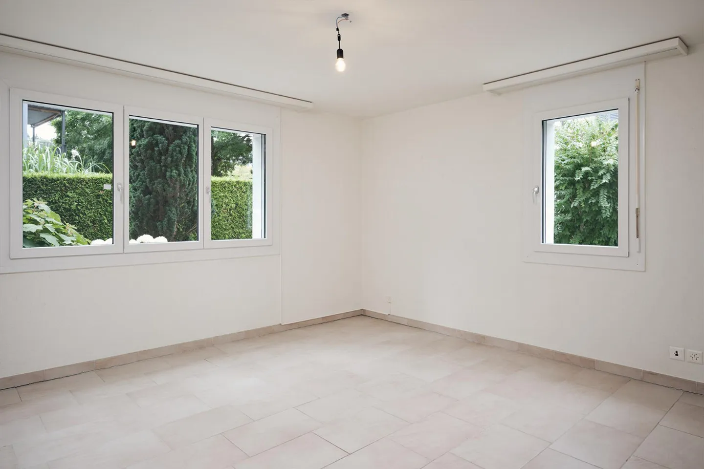 Appartamento di 3,5 stanze con area giardino in una posizione centrale e tranquilla - Foto 12 di 16