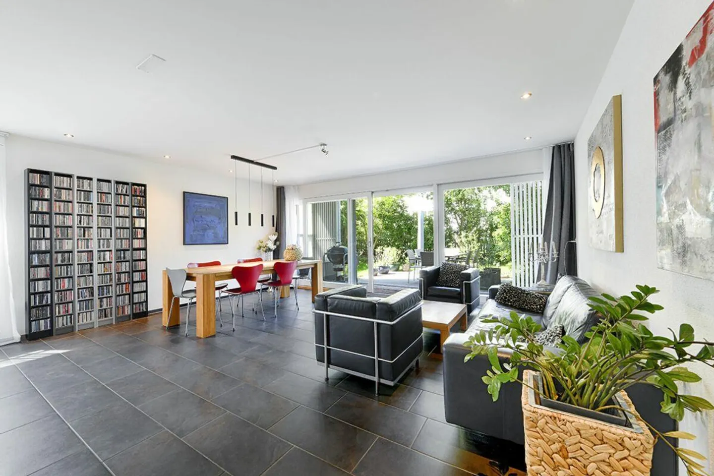 Maison d'angle de 6,5 pièces dans un endroit calme - Photo 2 sur 23