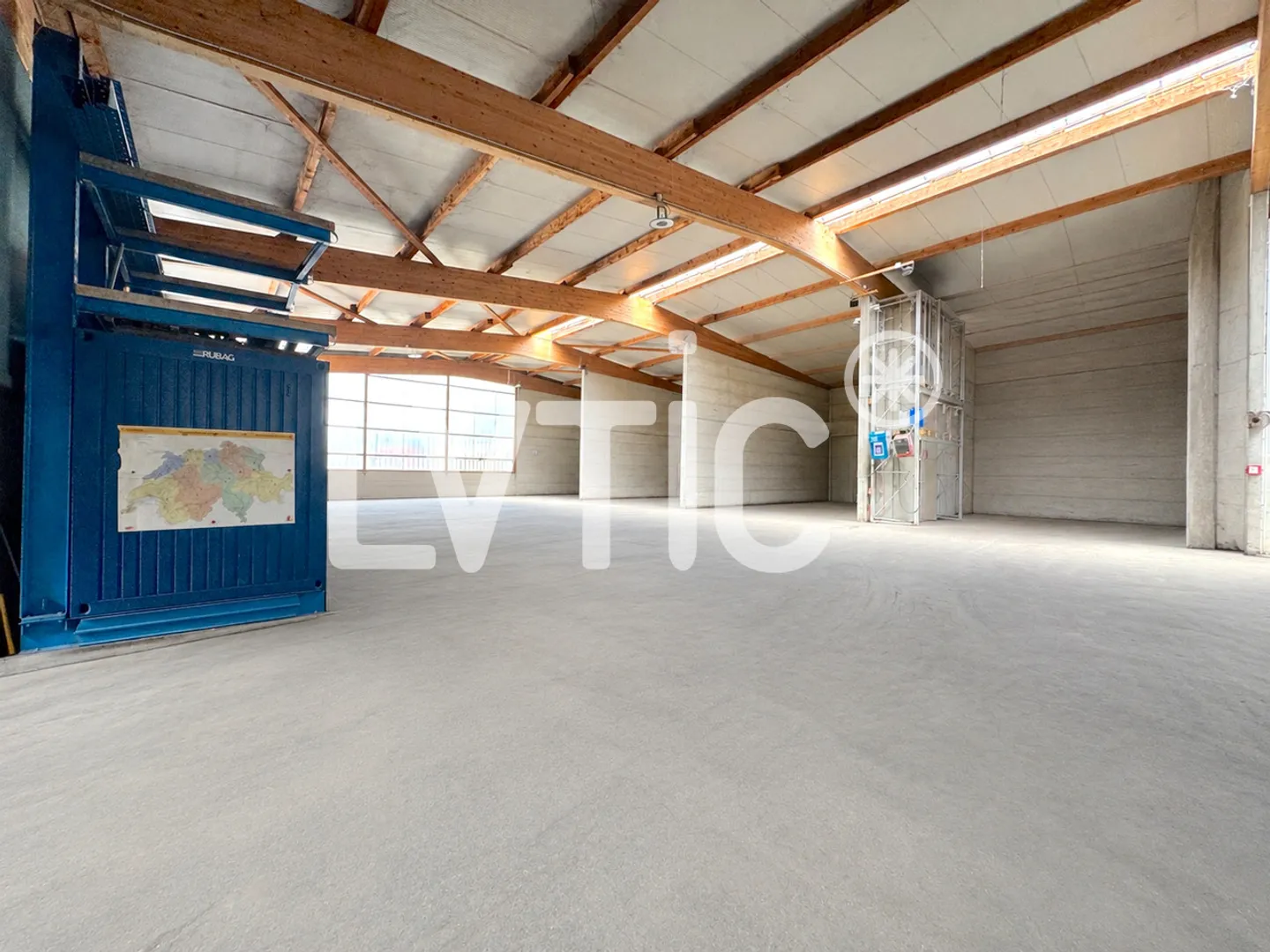 EXCLUSIVITY - 1500 m2 industrial hall for rent in Moudon - Photo 4 of 7