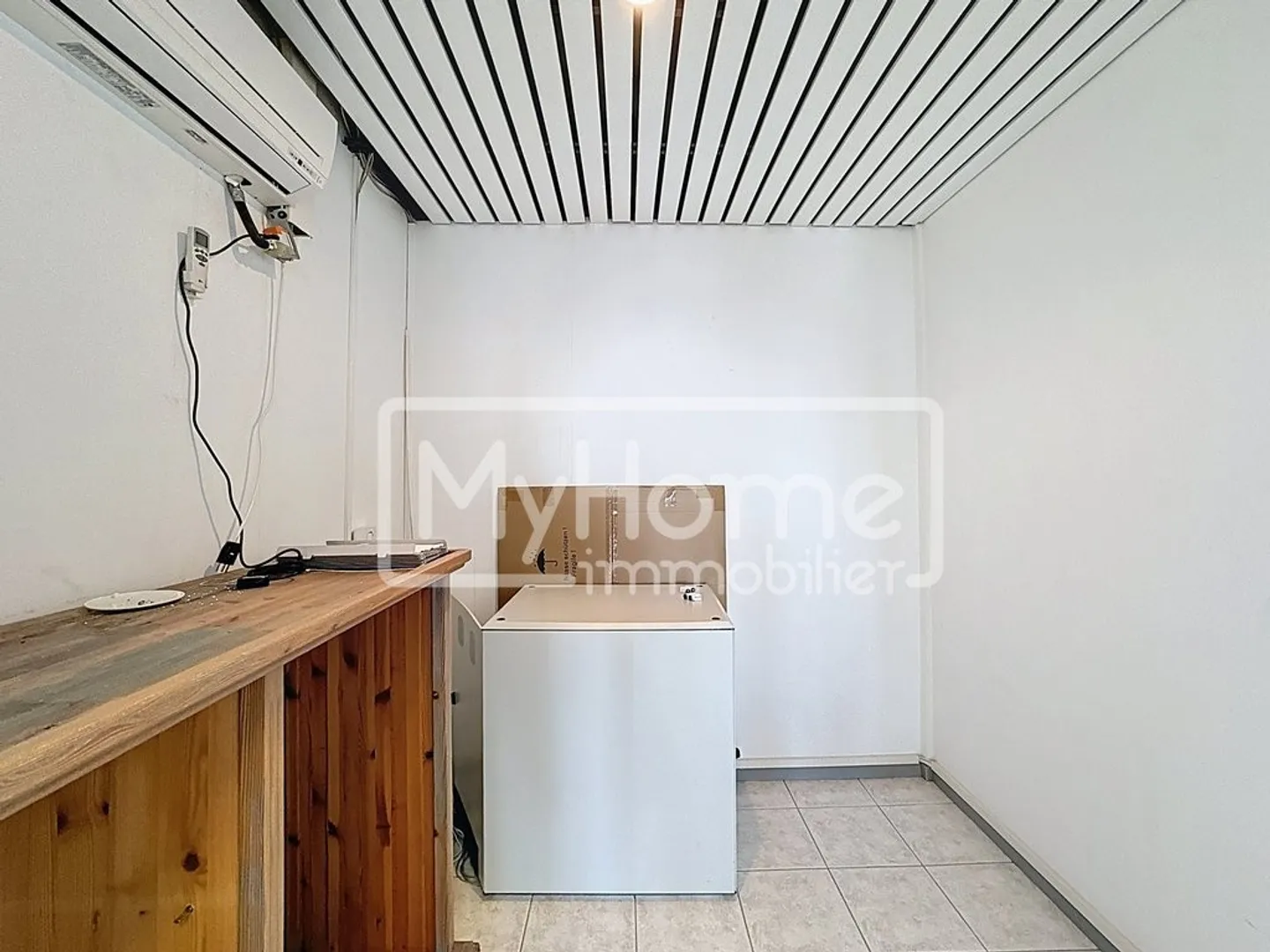 Bright commercial space of 103 m2 in Lonay - Photo 6 of 6