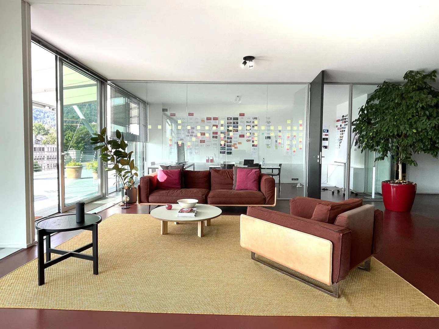 Modern commercial space with exclusive rooftop terrace in Zurich's Binz district - Photo 2 of 7