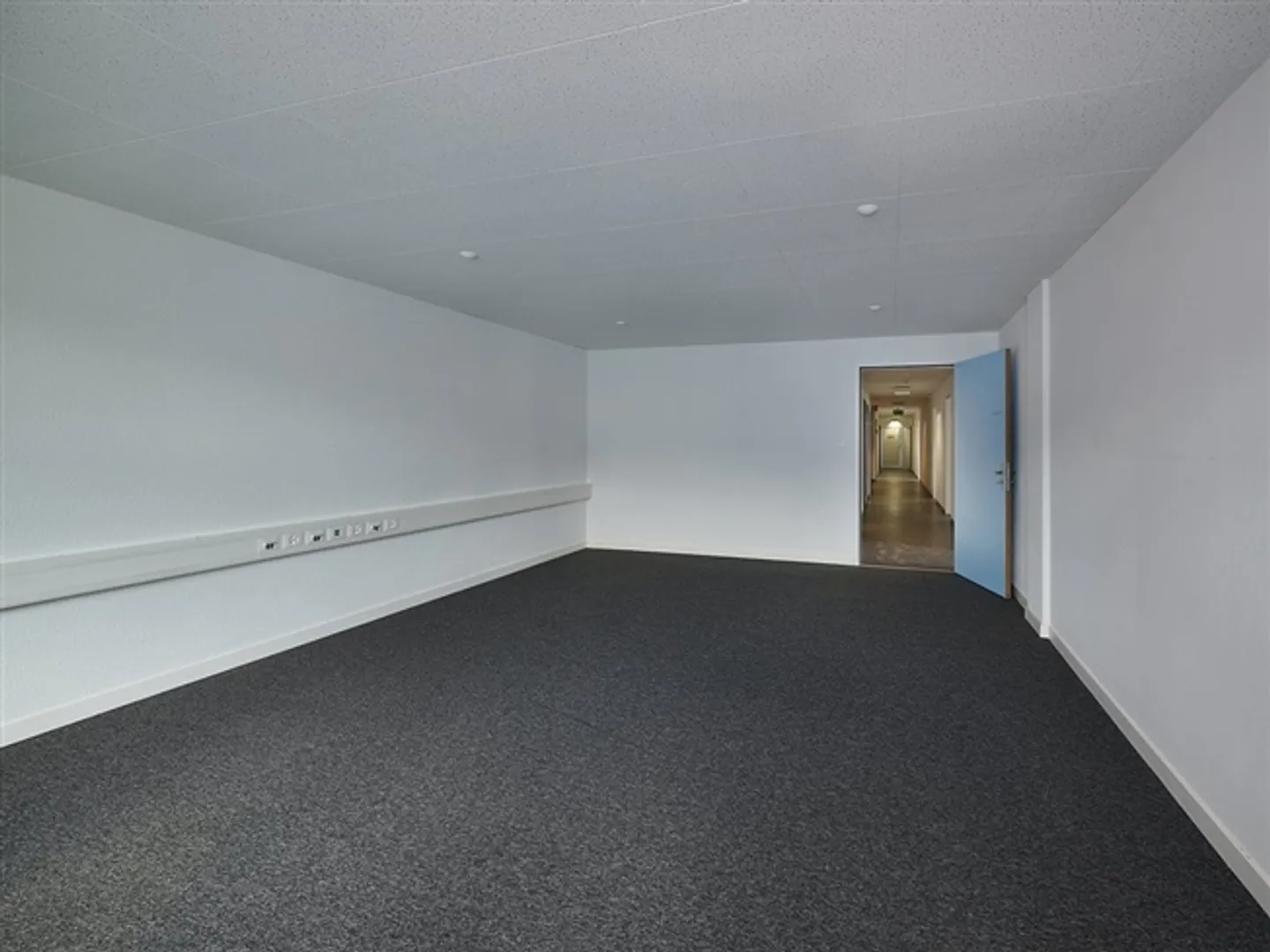 Excellent office spaces at Dreispitz - Photo 8 of 12