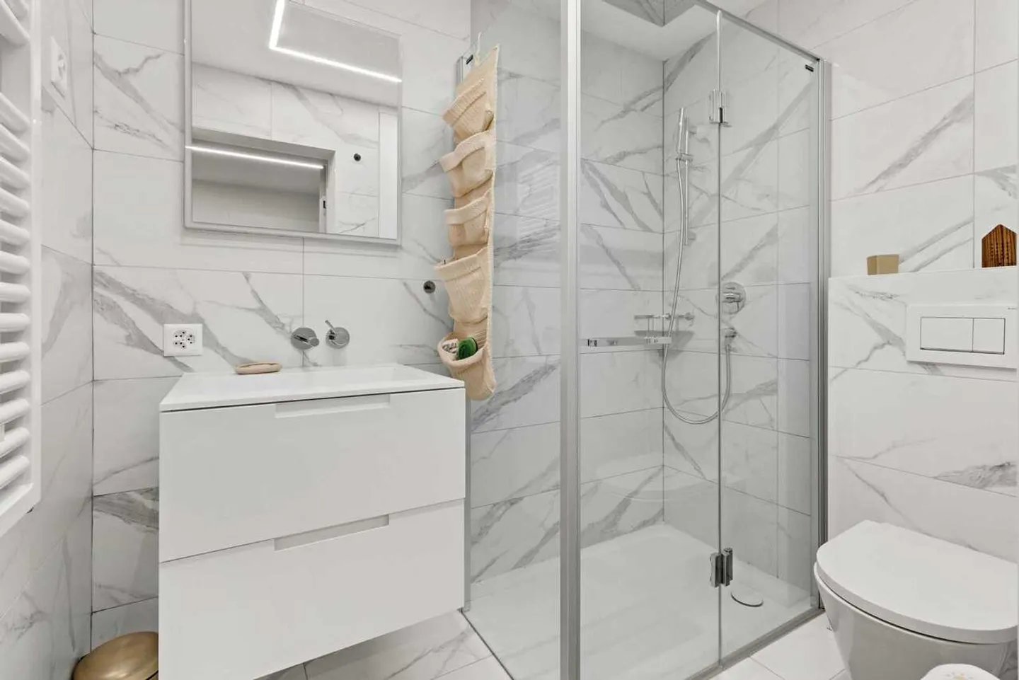 Appartement luxueux de 3,5 pièces dans un emplacement privilégié - Photo 9 sur 12